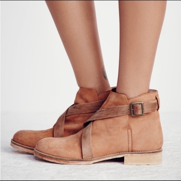 ❤️Free People Las Palmas Taupe Brown Ankle Booties Leather Buckle Size 8 - Picture 2 of 9
